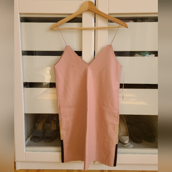 Woman short dress - Picture 2 of 3